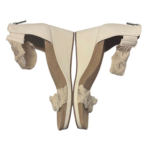 NEW Lucky Brand Kaydyn Crochet Wedge Sandals size 9.5 Beige - Picture 2 of 8